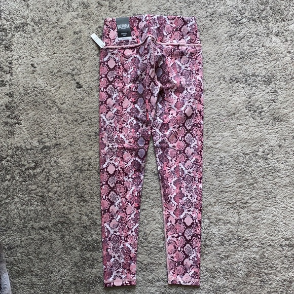 🌸 NWT Victoria’s Secret Pink Snake Set 32DD Small - Picture 5 of 13